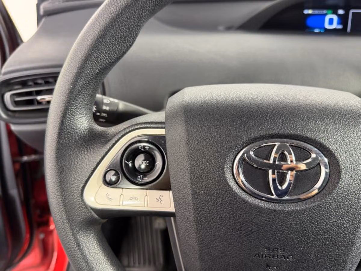 2016 Toyota Prius Two Image 27