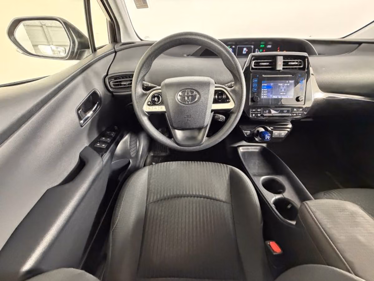 2016 Toyota Prius Two Image 25