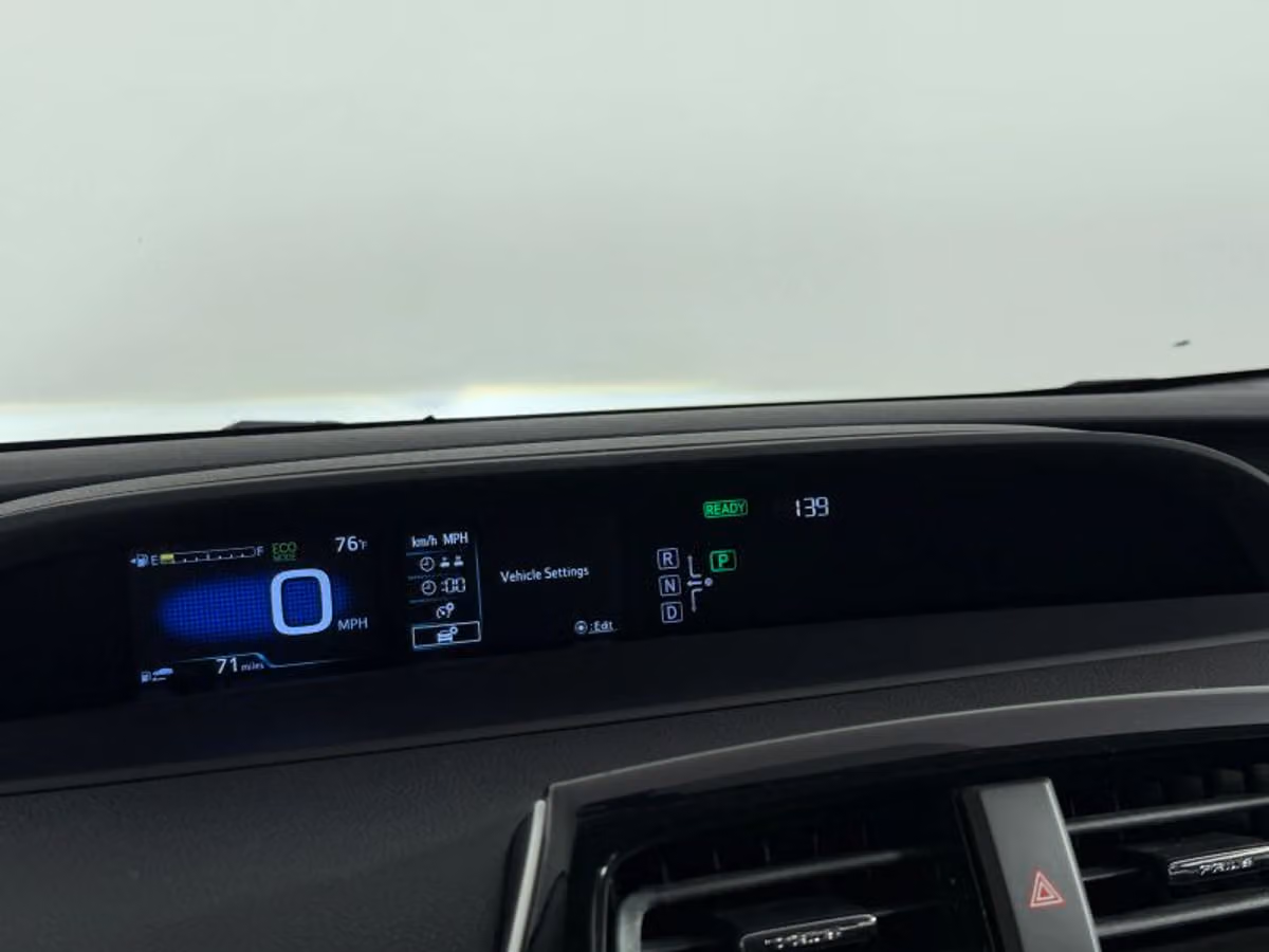 2016 Toyota Prius Two Image 39