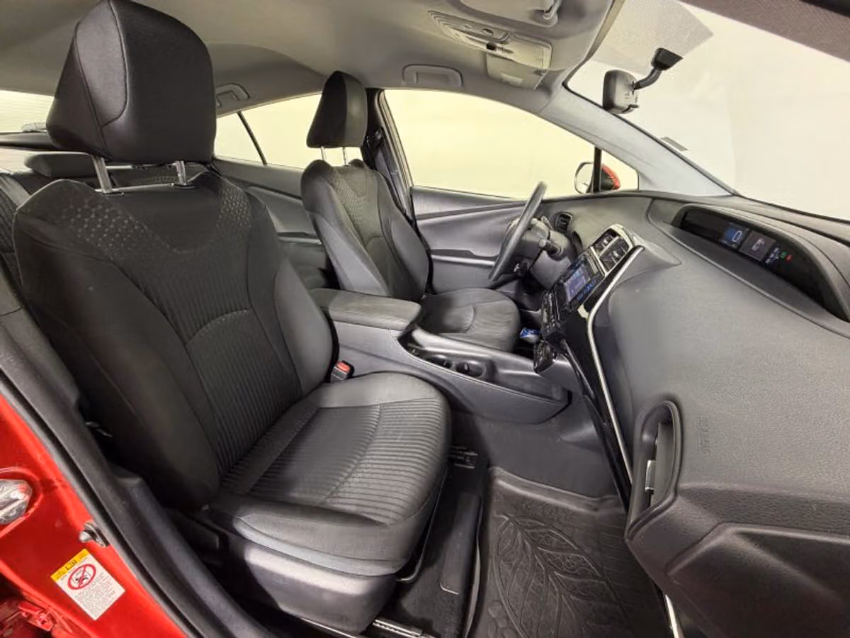2016 Toyota Prius Two Image 30