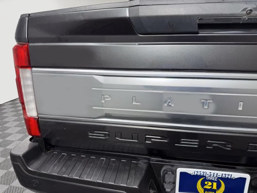 2018 Ford F-350 Super Duty Platinum Crew Cab Image 11