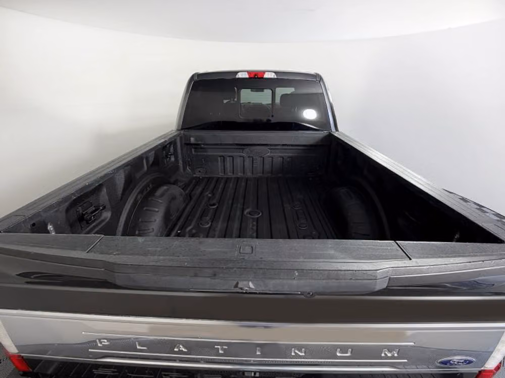 2018 Ford F-350 Super Duty Platinum Crew Cab Image 18