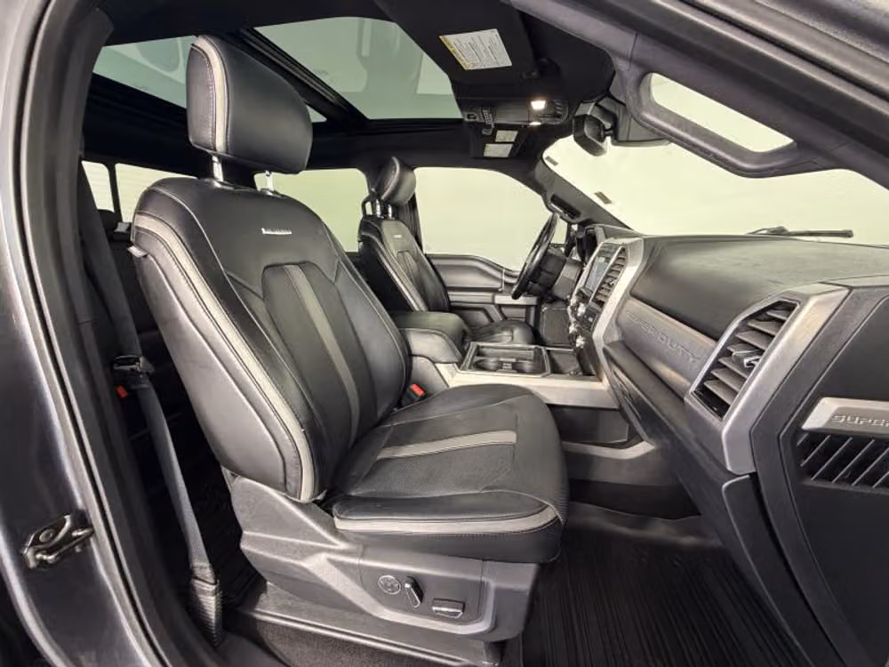 2018 Ford F-350 Super Duty Platinum Crew Cab Image 21