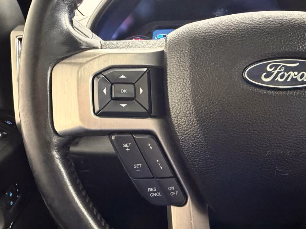 2018 Ford F-350 Super Duty Platinum Crew Cab Image 40