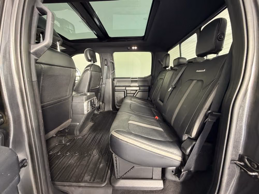 2018 Ford F-350 Super Duty Platinum Crew Cab Image 27