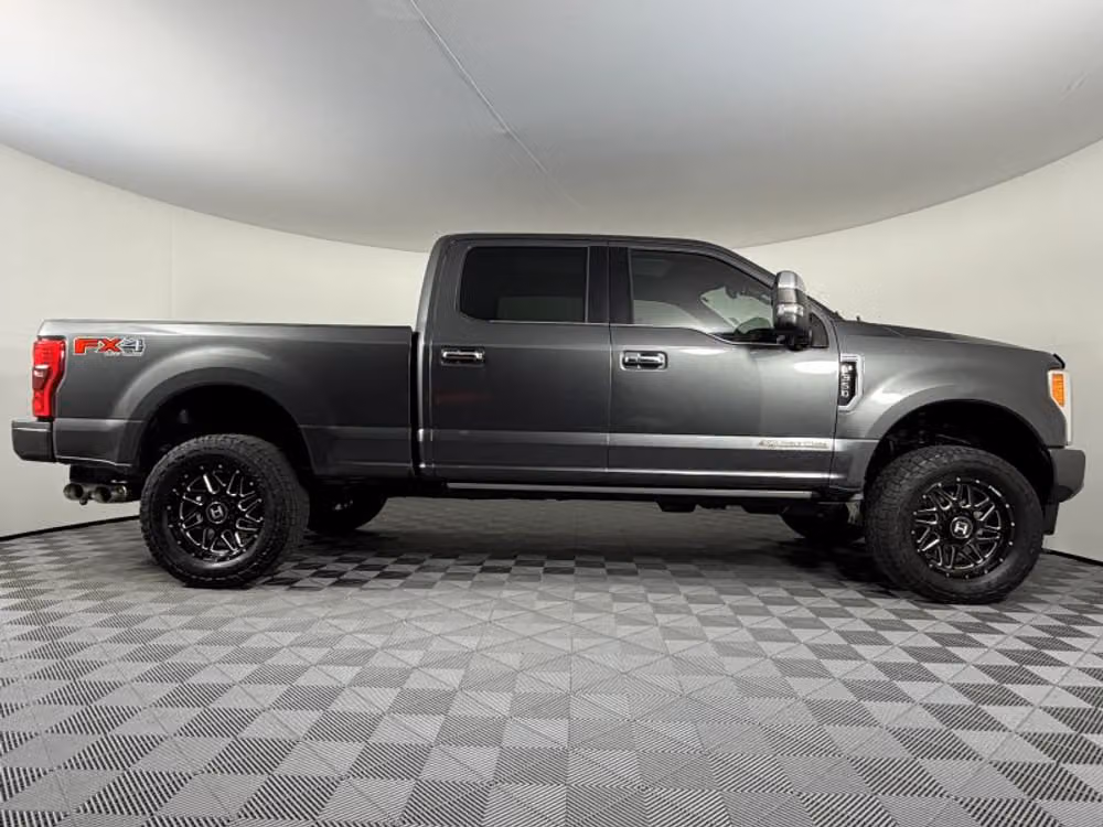 2018 Ford F-350 Super Duty Platinum Crew Cab Image 7