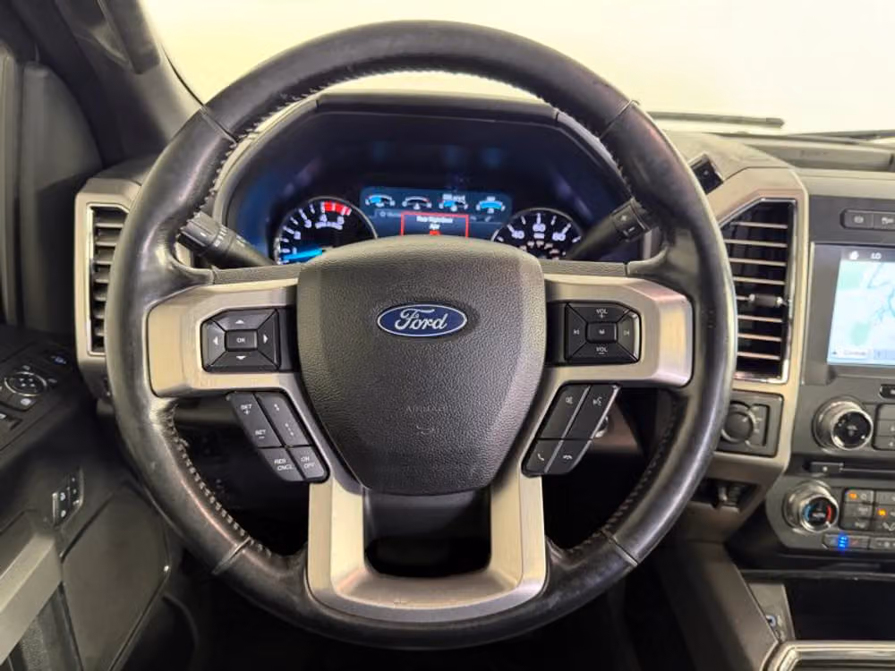 2018 Ford F-350 Super Duty Platinum Crew Cab Image 39