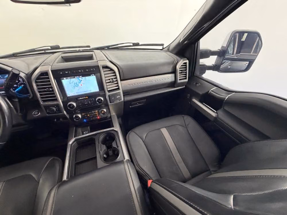 2018 Ford F-350 Super Duty Platinum Crew Cab Image 33