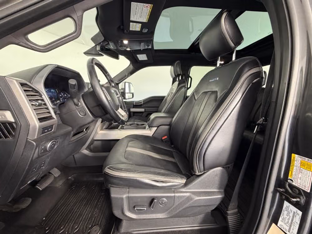 2018 Ford F-350 Super Duty Platinum Crew Cab Image 20