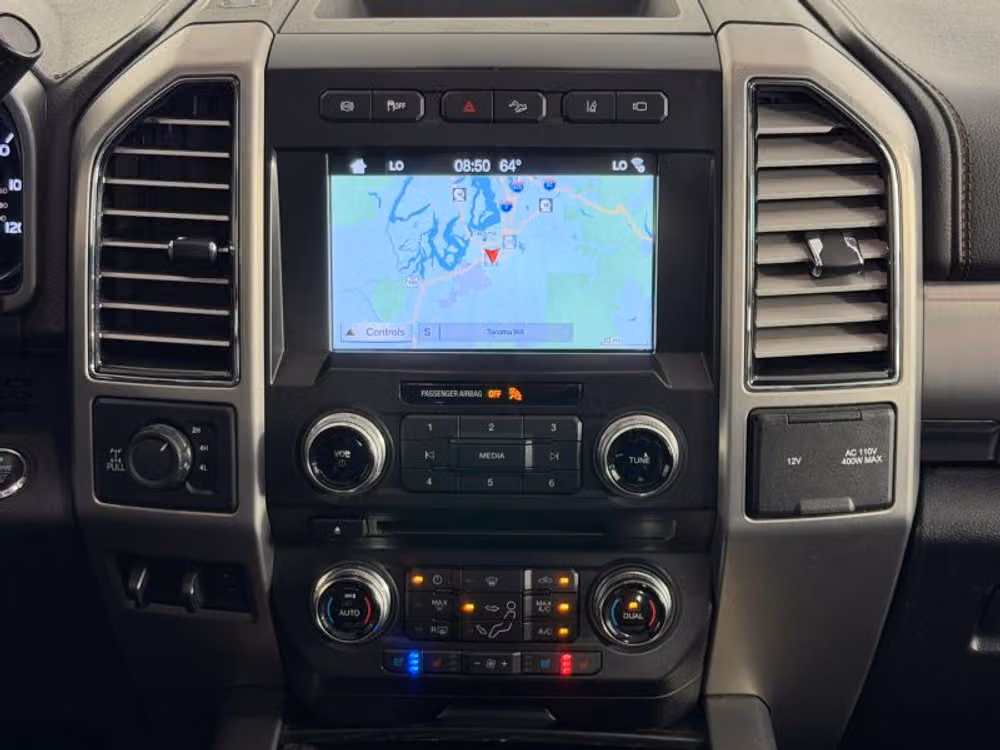2018 Ford F-350 Super Duty Platinum Crew Cab Image 34