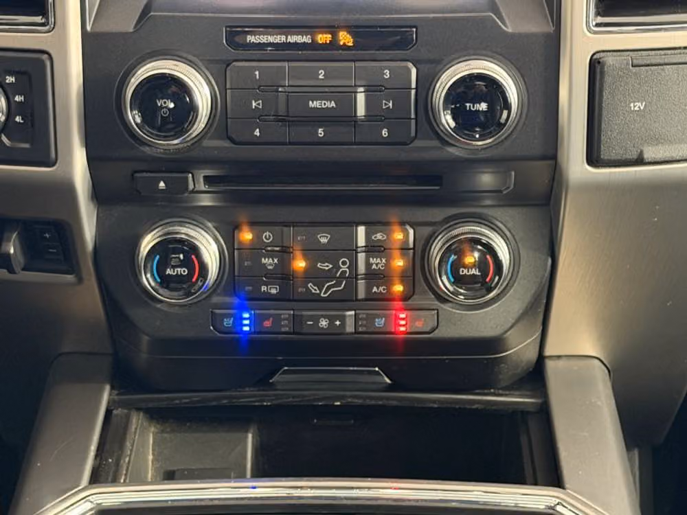 2018 Ford F-350 Super Duty Platinum Crew Cab Image 35