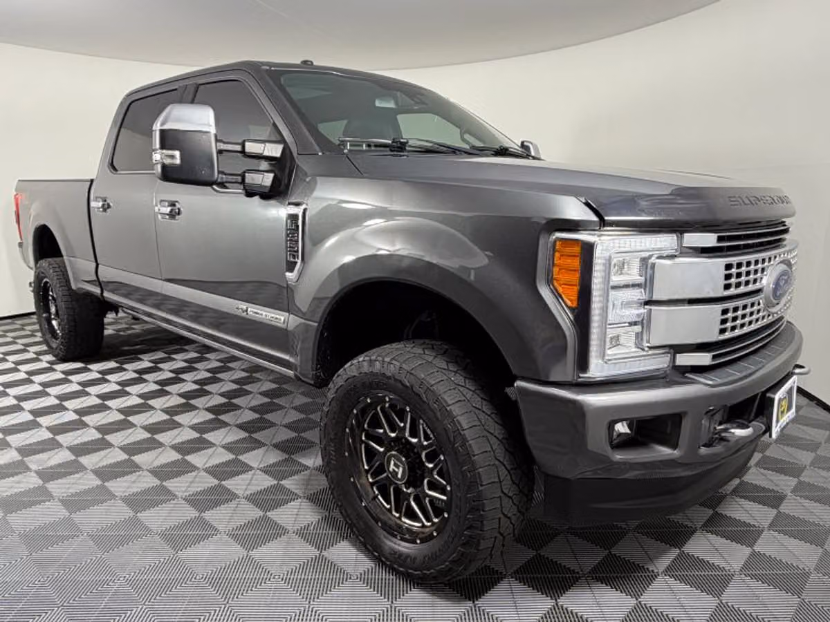 2018 Ford F-350 Super Duty Platinum Crew Cab Image 6
