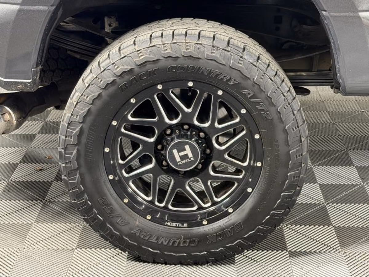 2018 Ford F-350 Super Duty Platinum Crew Cab Image 15