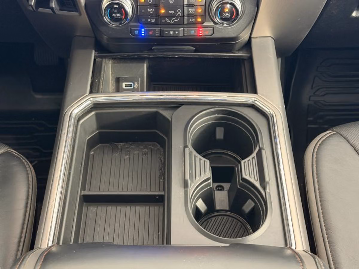 2018 Ford F-350 Super Duty Platinum Crew Cab Image 36