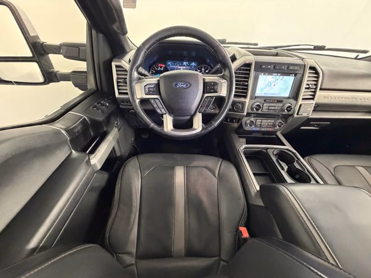 2018 Ford F-350 Super Duty Platinum Crew Cab Image 38