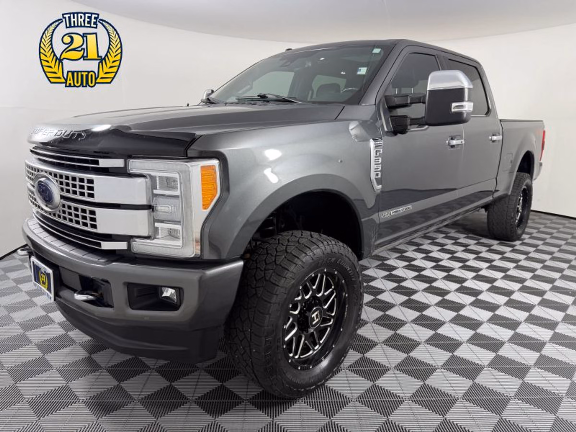 2018 Ford F-350 Super Duty Platinum Crew Cab Image 1