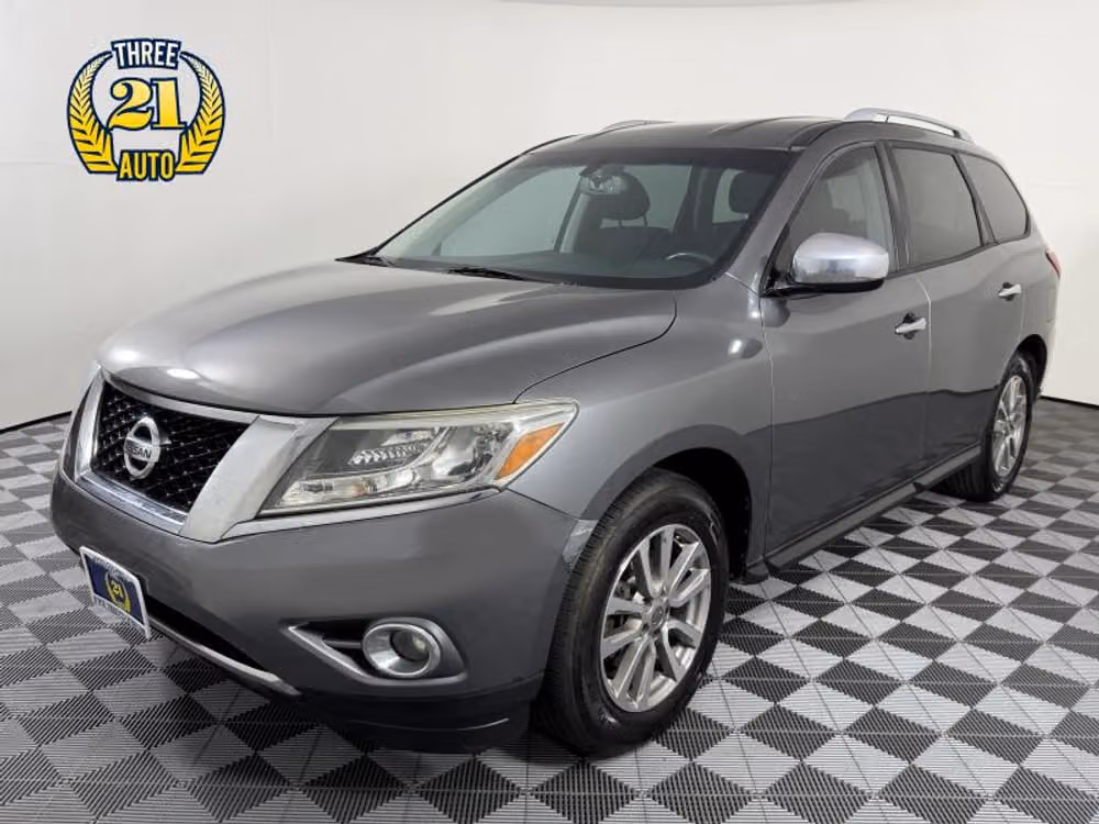 2015 Nissan Pathfinder SV Image 1