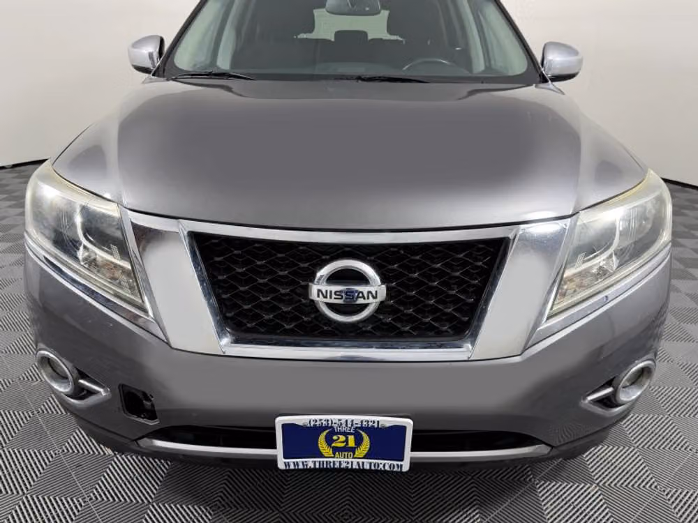 2015 Nissan Pathfinder SV Image 3
