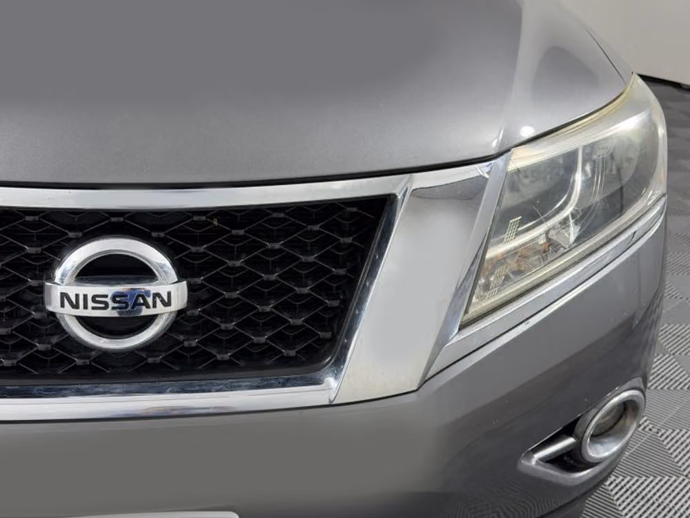 2015 Nissan Pathfinder SV Image 4