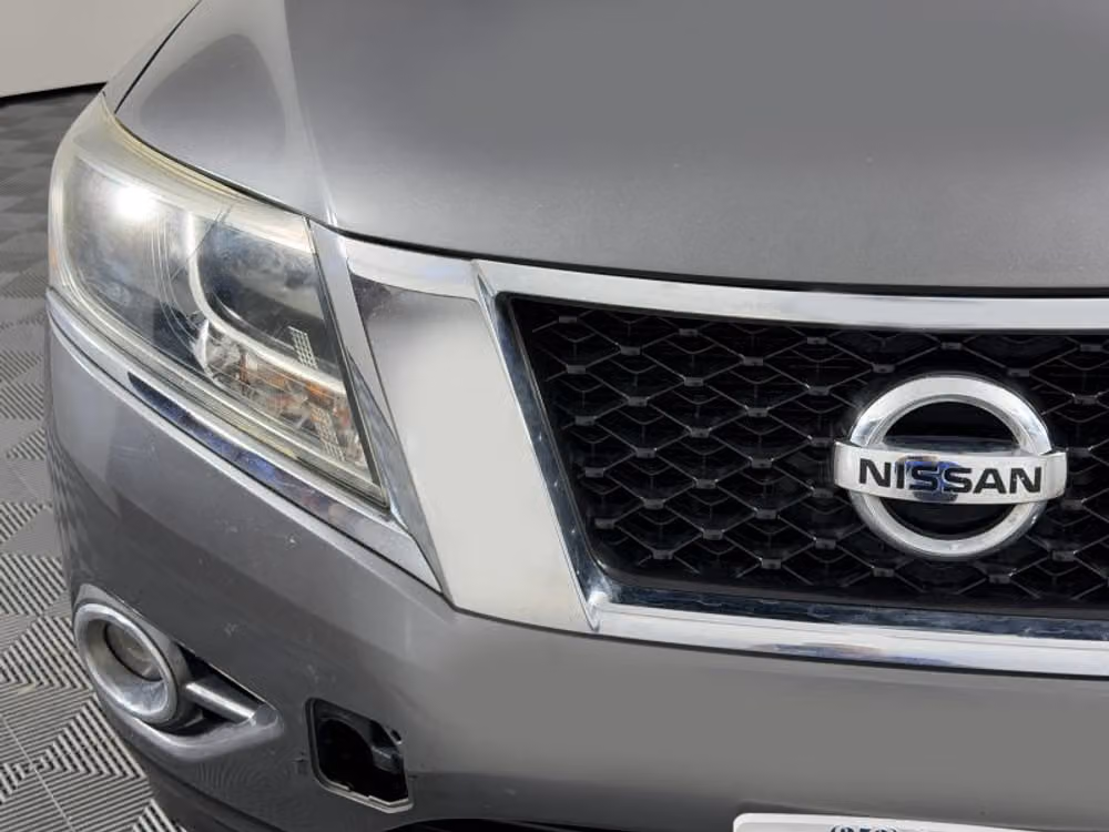 2015 Nissan Pathfinder SV Image 5