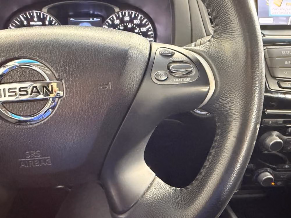 2015 Nissan Pathfinder SV Image 37