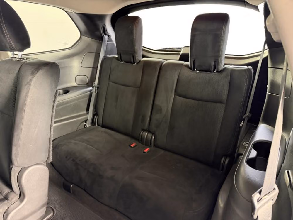 2015 Nissan Pathfinder SV Image 27