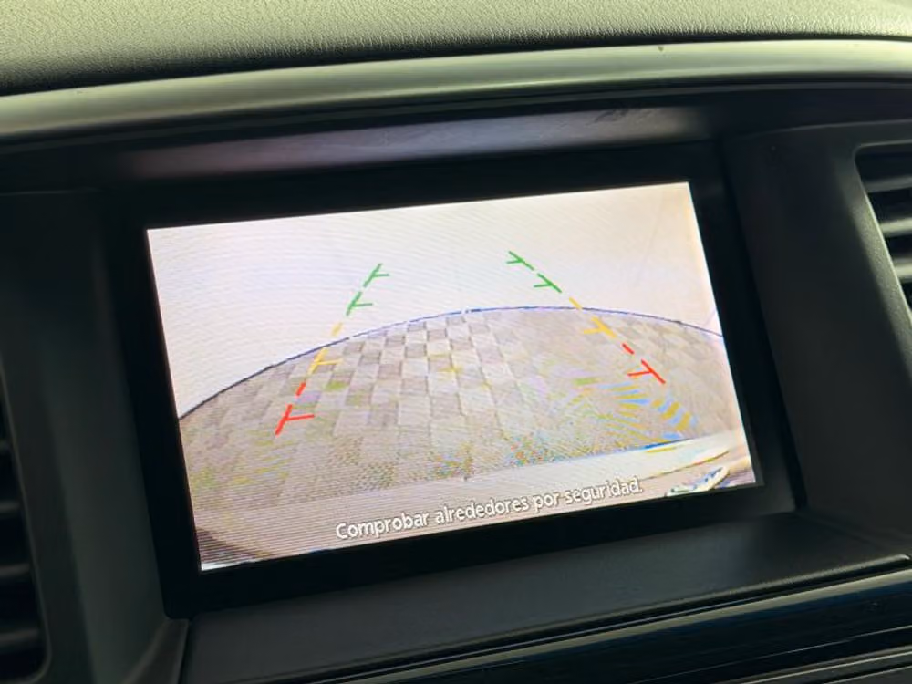 2015 Nissan Pathfinder SV Image 38
