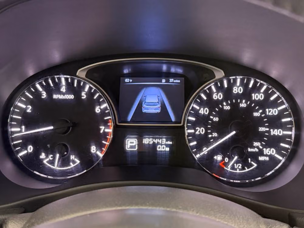 2015 Nissan Pathfinder SV Image 40