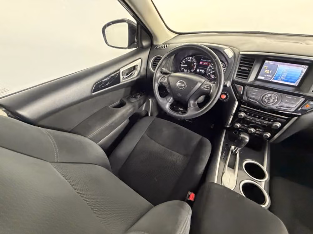 2015 Nissan Pathfinder SV Image 29