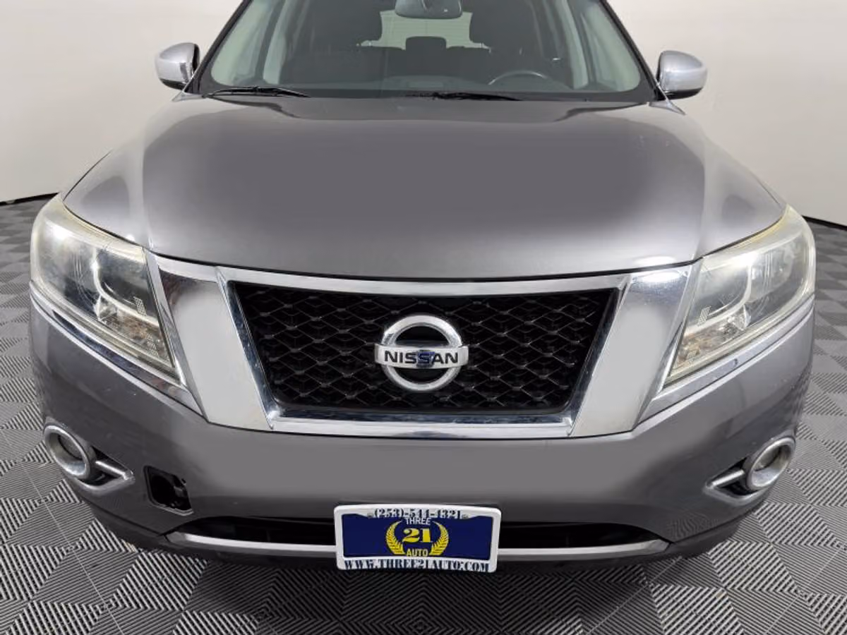 2015 Nissan Pathfinder SV Image 3