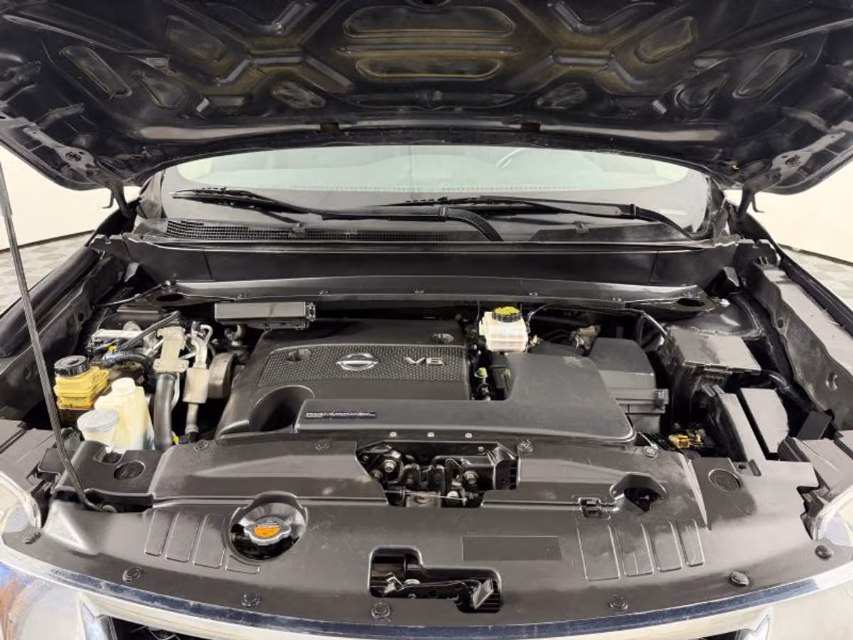 2015 Nissan Pathfinder SV Image 17