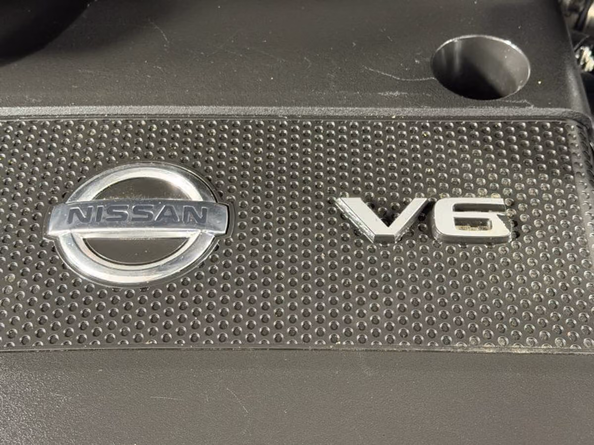 2015 Nissan Pathfinder SV Image 18