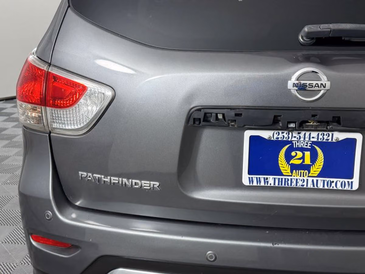 2015 Nissan Pathfinder SV Image 10