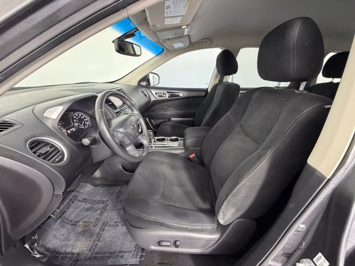 2015 Nissan Pathfinder SV Image 19