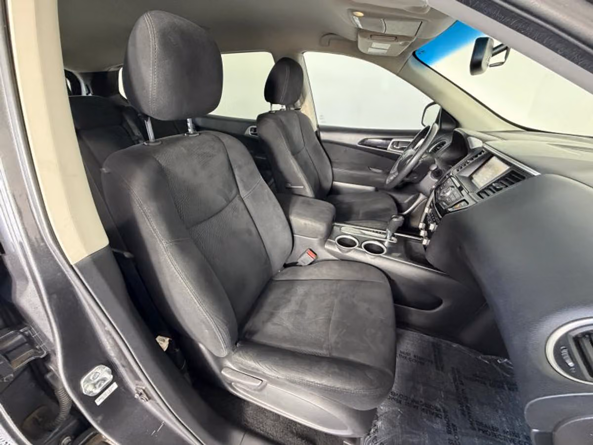 2015 Nissan Pathfinder SV Image 20
