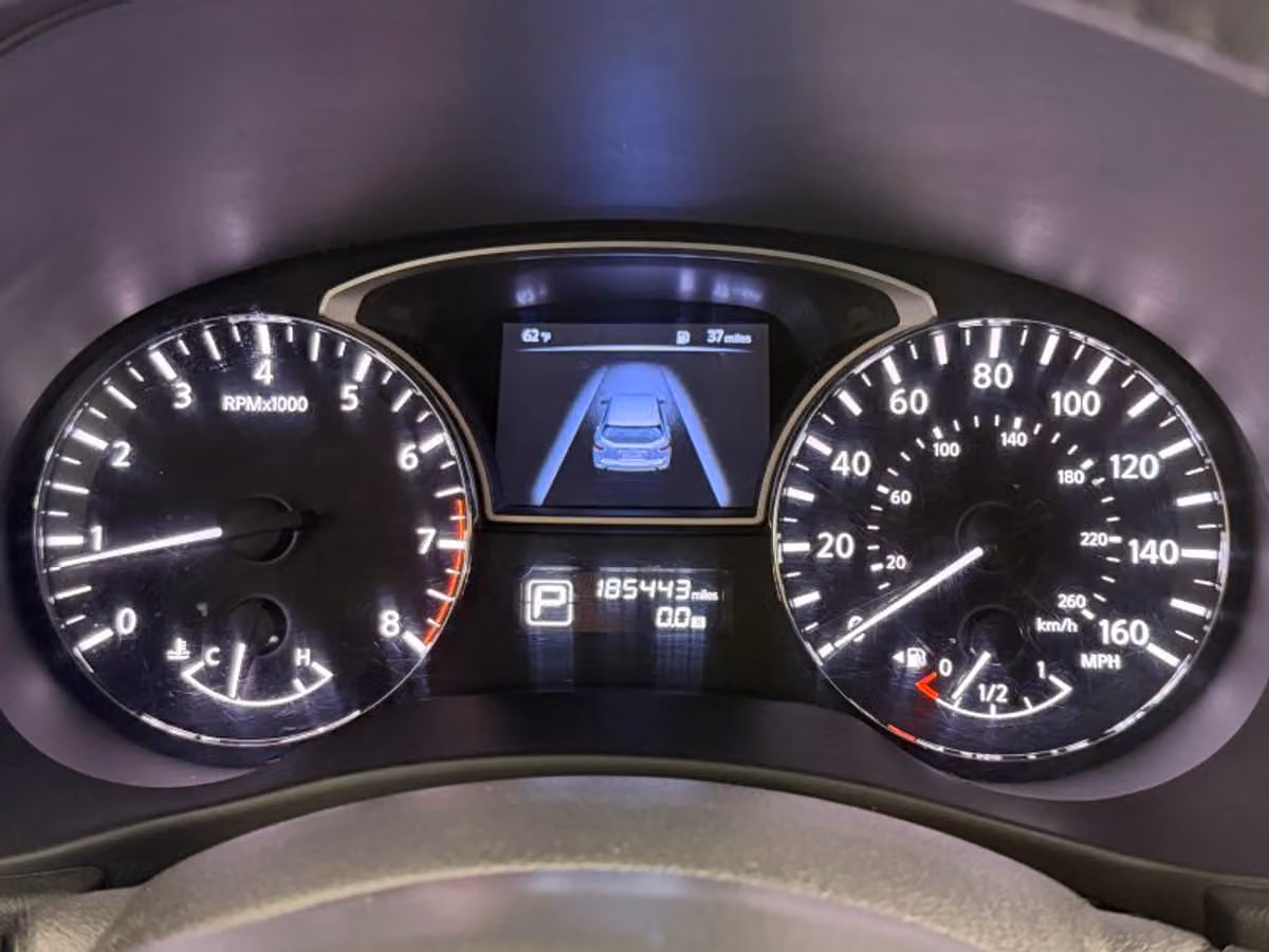 2015 Nissan Pathfinder SV Image 40