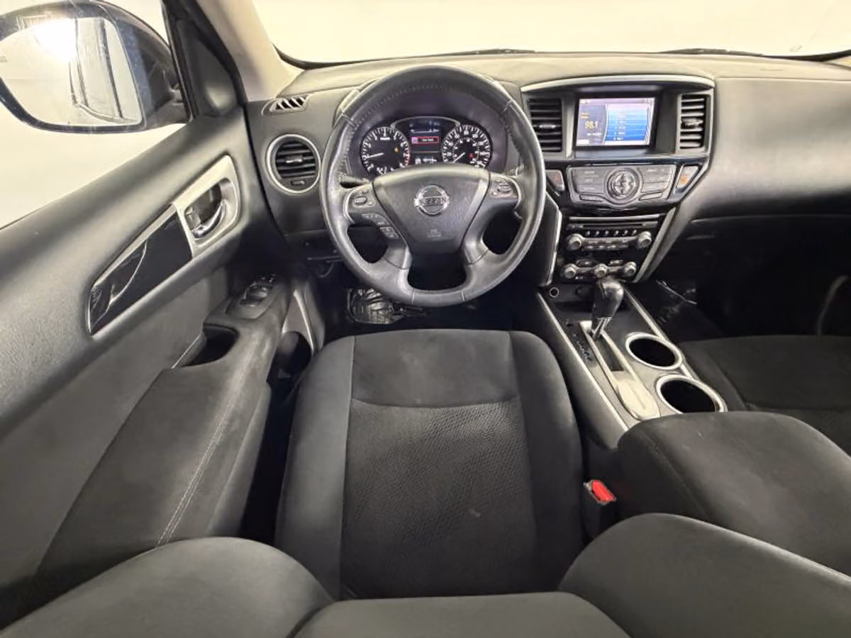 2015 Nissan Pathfinder SV Image 34