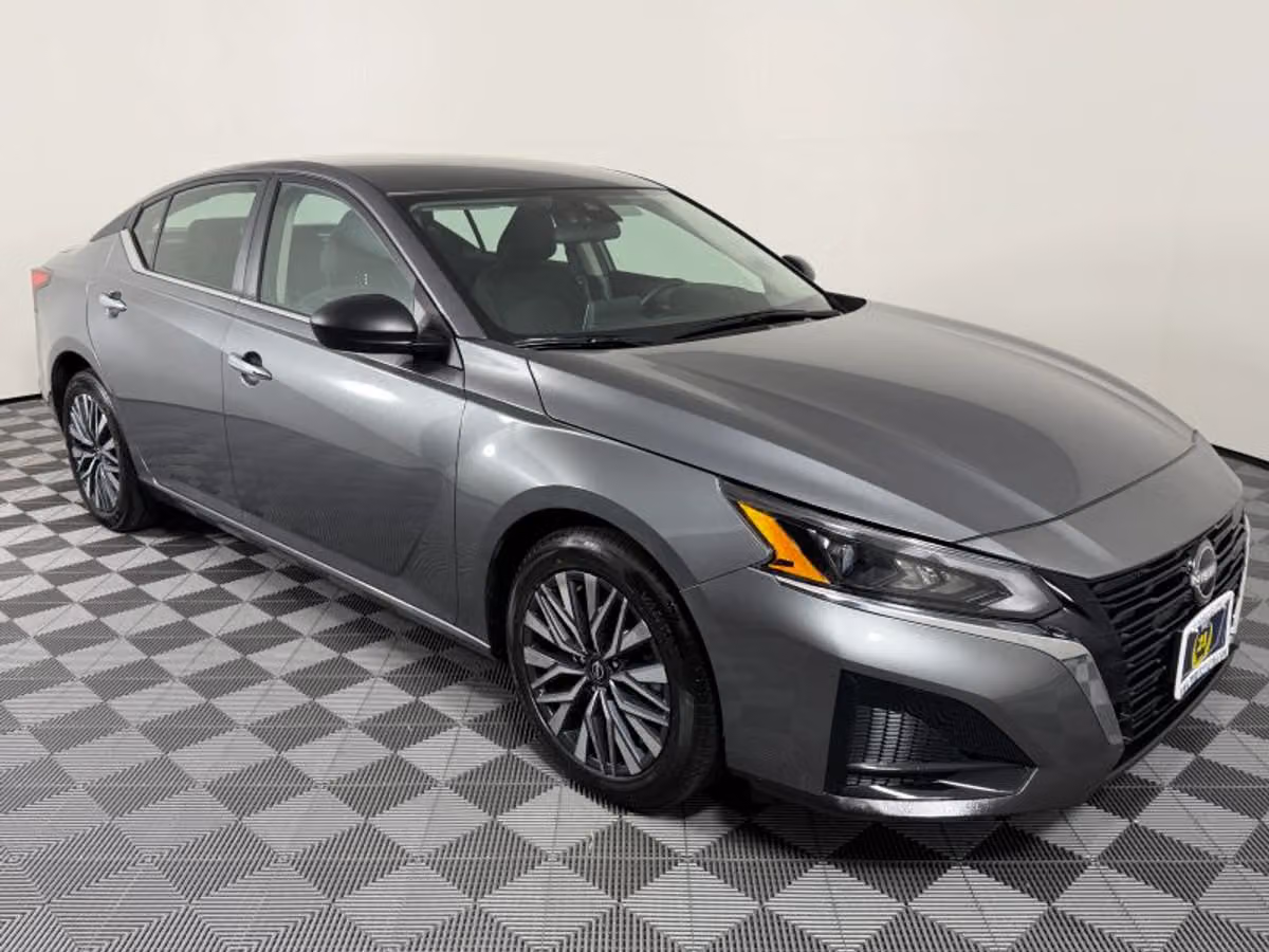 2025 Nissan Altima 2.5 SV Image 6