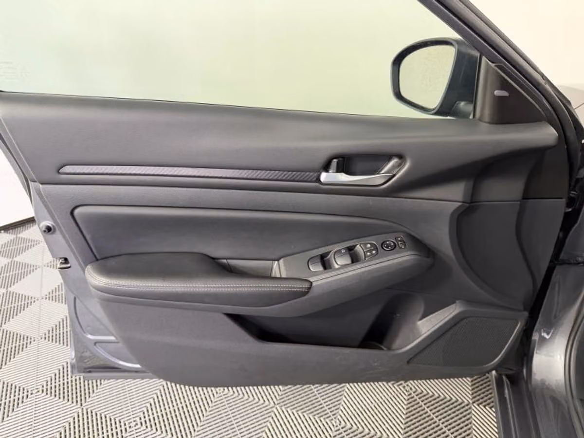 2025 Nissan Altima 2.5 SV Image 21
