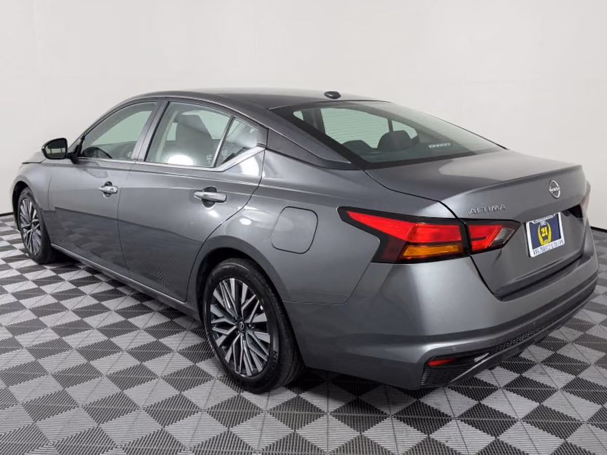 2025 Nissan Altima 2.5 SV Image 12