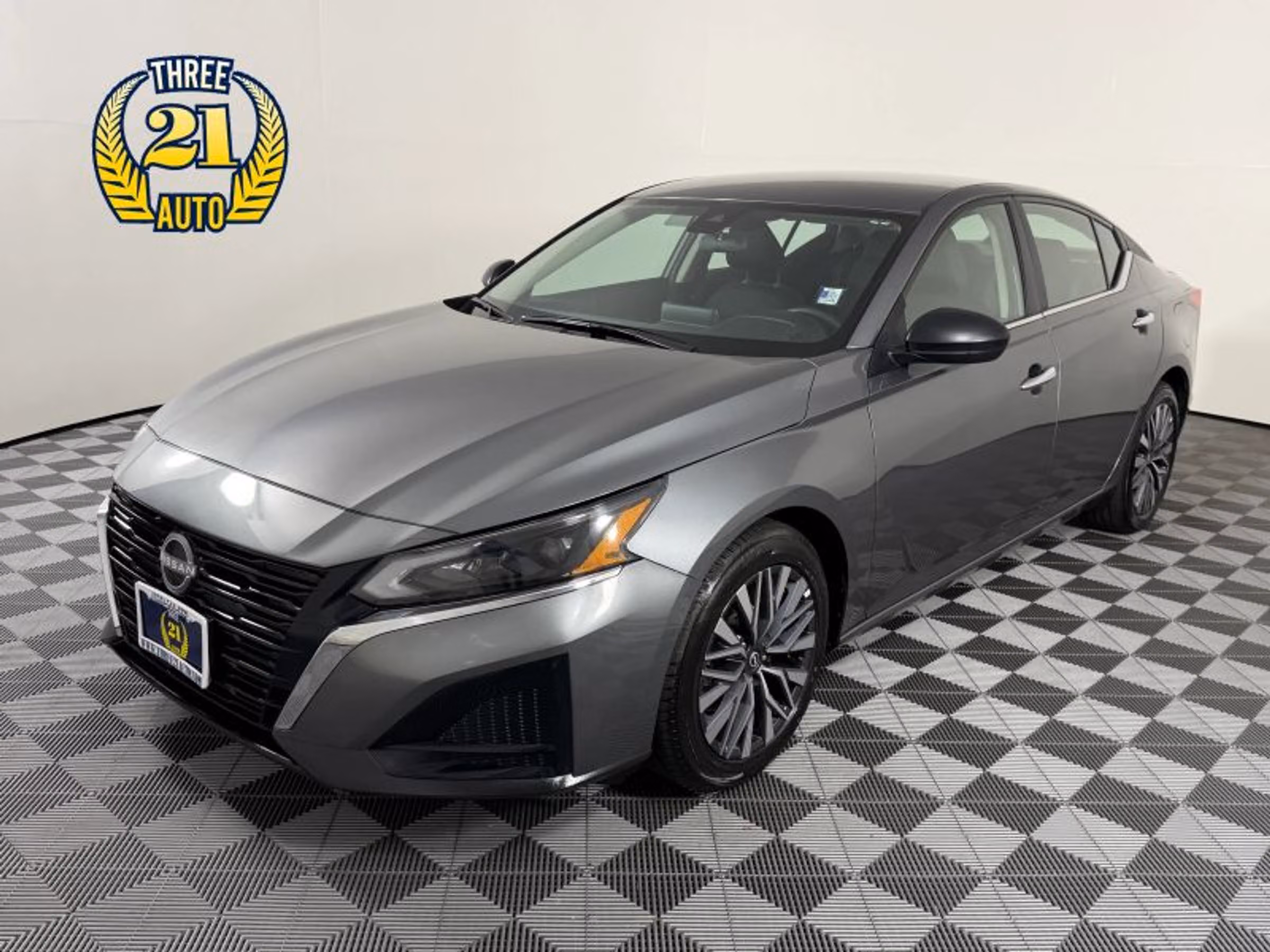 2025 Nissan Altima 2.5 SV Image 1