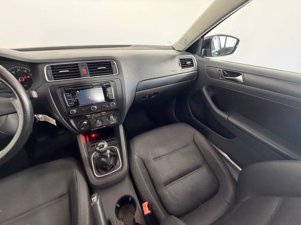 2012 Volkswagen Jetta 2.5L SE Sedan 4D Image 10