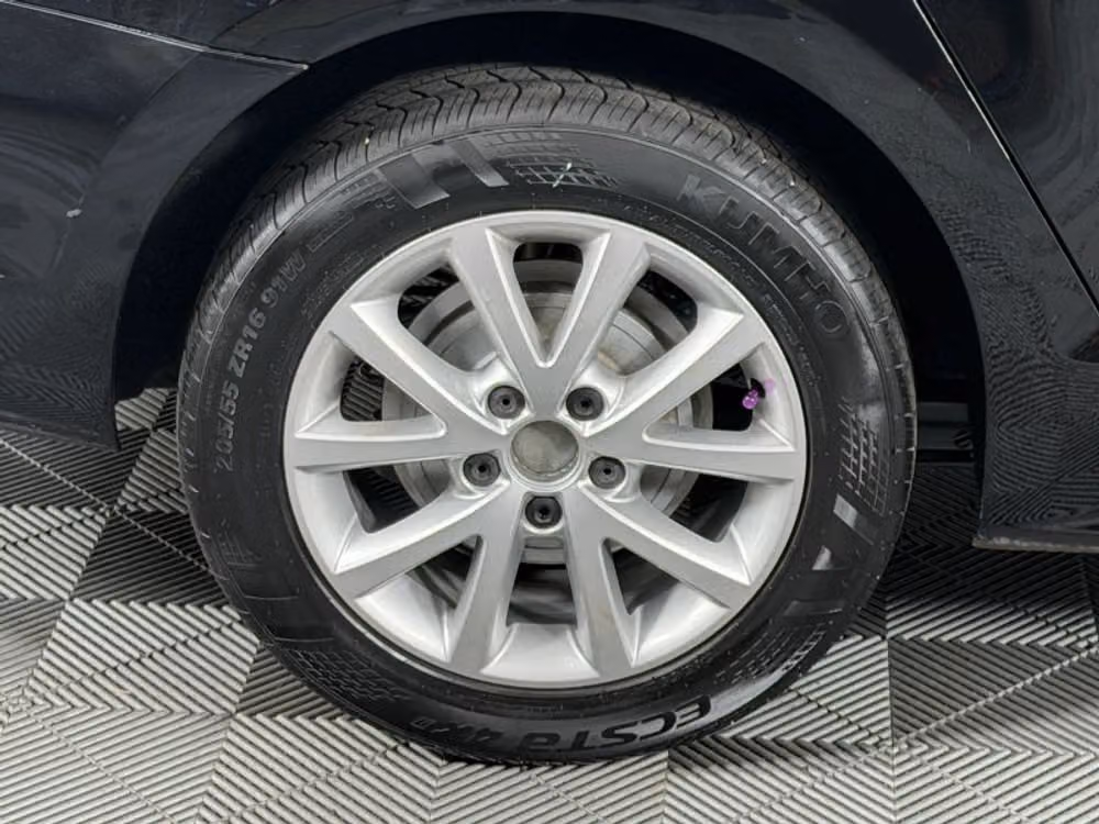 2012 Volkswagen Jetta 2.5L SE Sedan 4D Image 25