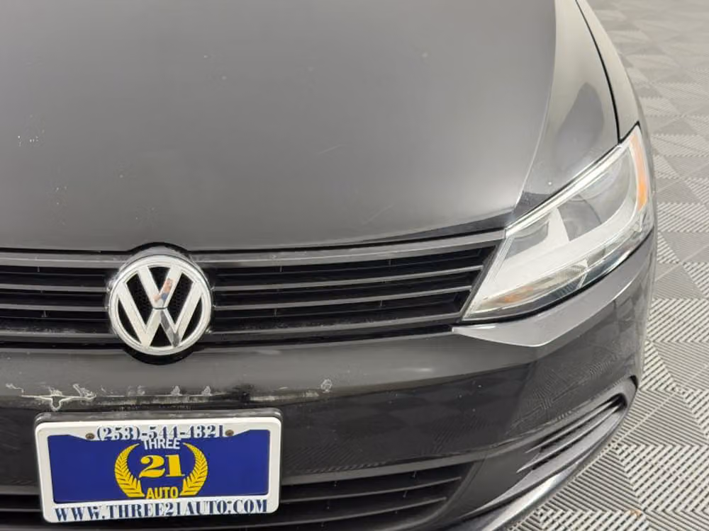 2012 Volkswagen Jetta 2.5L SE Sedan 4D Image 5