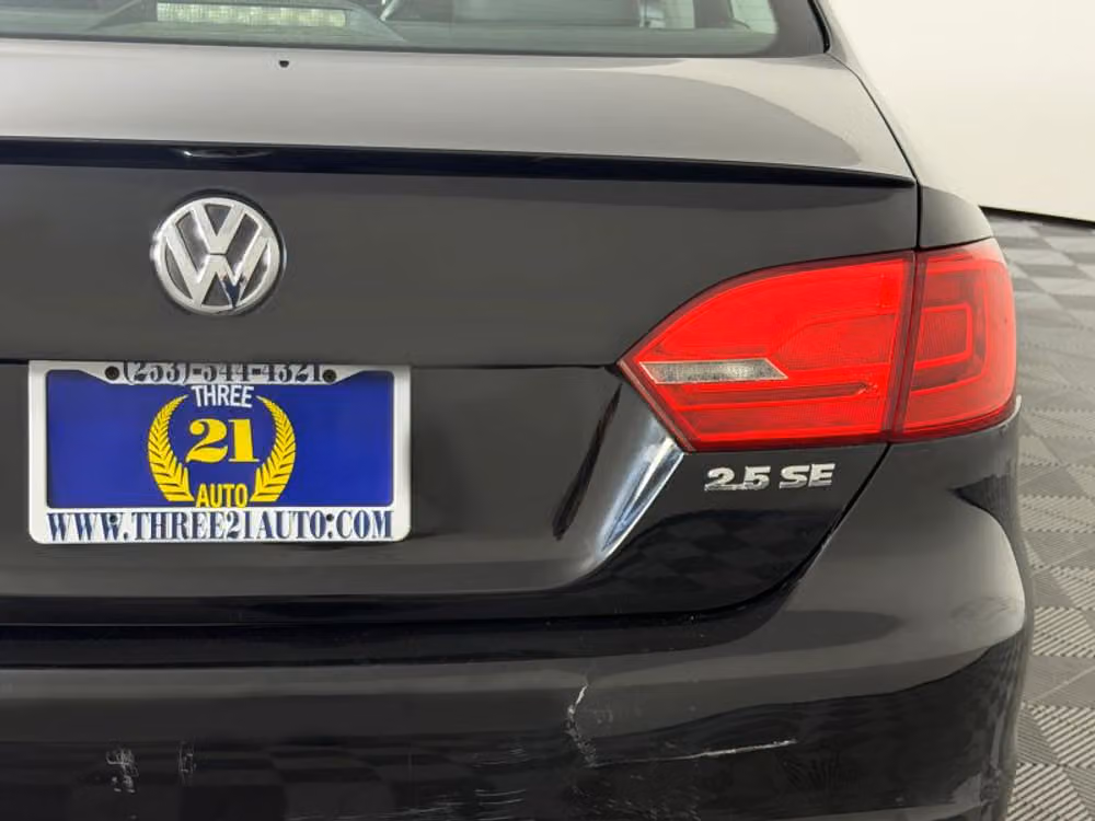 2012 Volkswagen Jetta 2.5L SE Sedan 4D Image 21