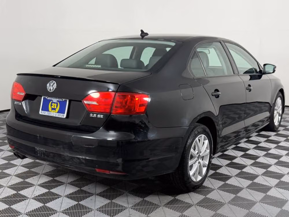 2012 Volkswagen Jetta 2.5L SE Sedan 4D Image 22