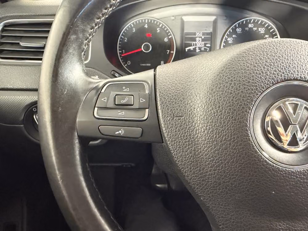 2012 Volkswagen Jetta 2.5L SE Sedan 4D Image 38