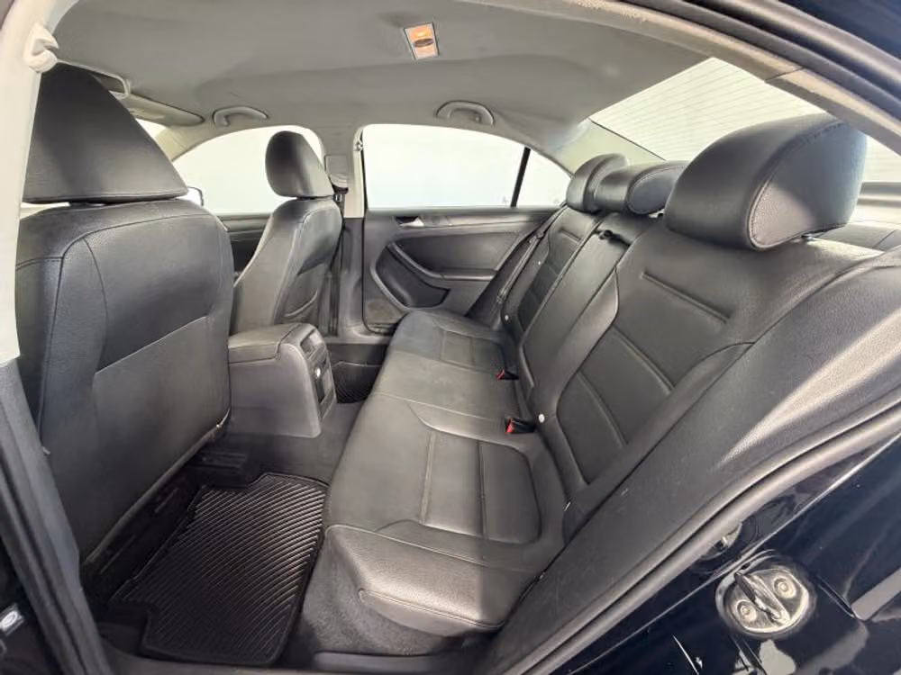2012 Volkswagen Jetta 2.5L SE Sedan 4D Image 31