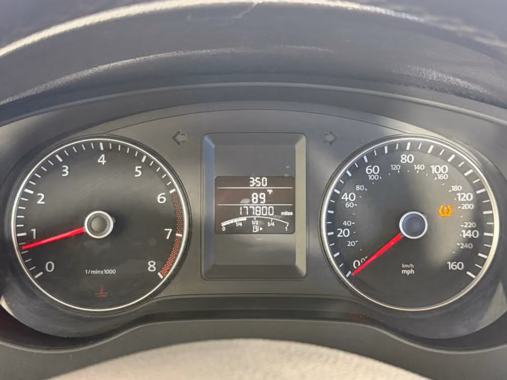 2012 Volkswagen Jetta 2.5L SE Sedan 4D Image 36