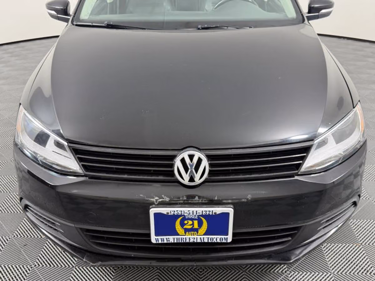 2012 Volkswagen Jetta 2.5L SE Sedan 4D Image 3